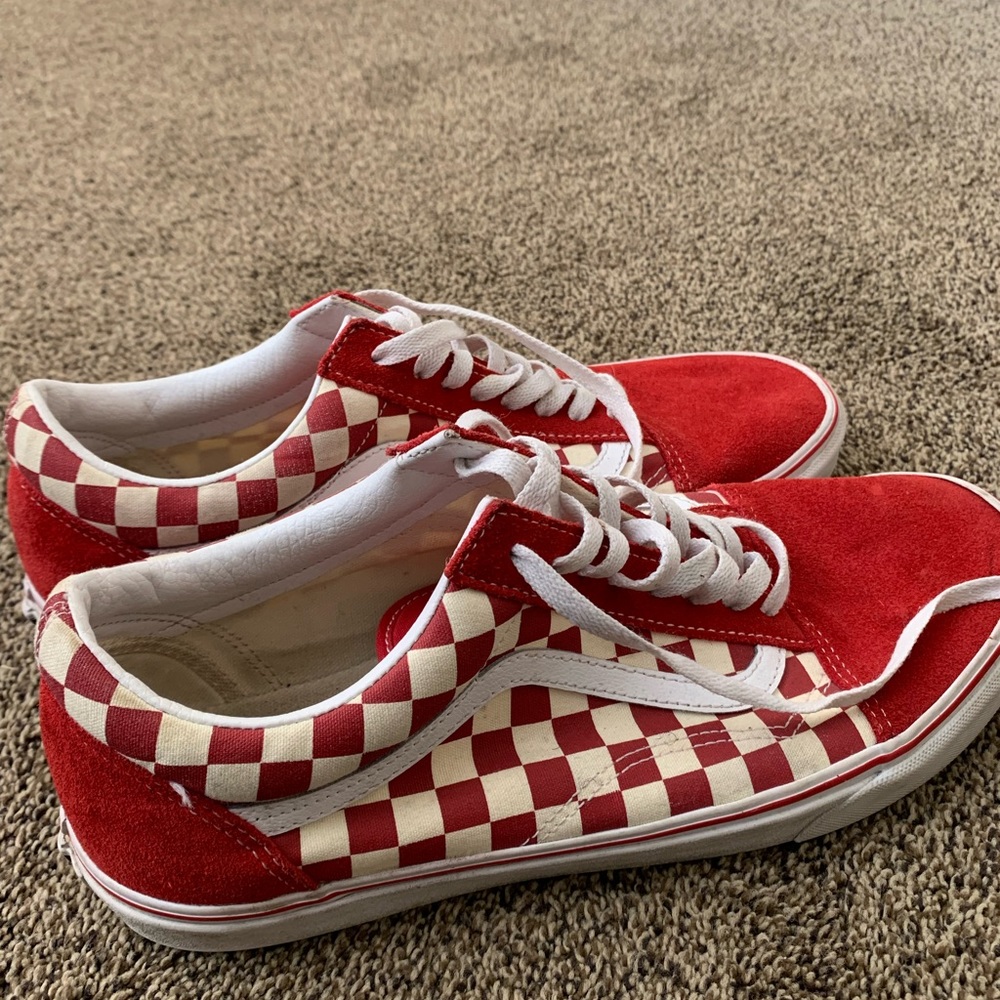 Size 12 red vans ✅ OFF THE WALL